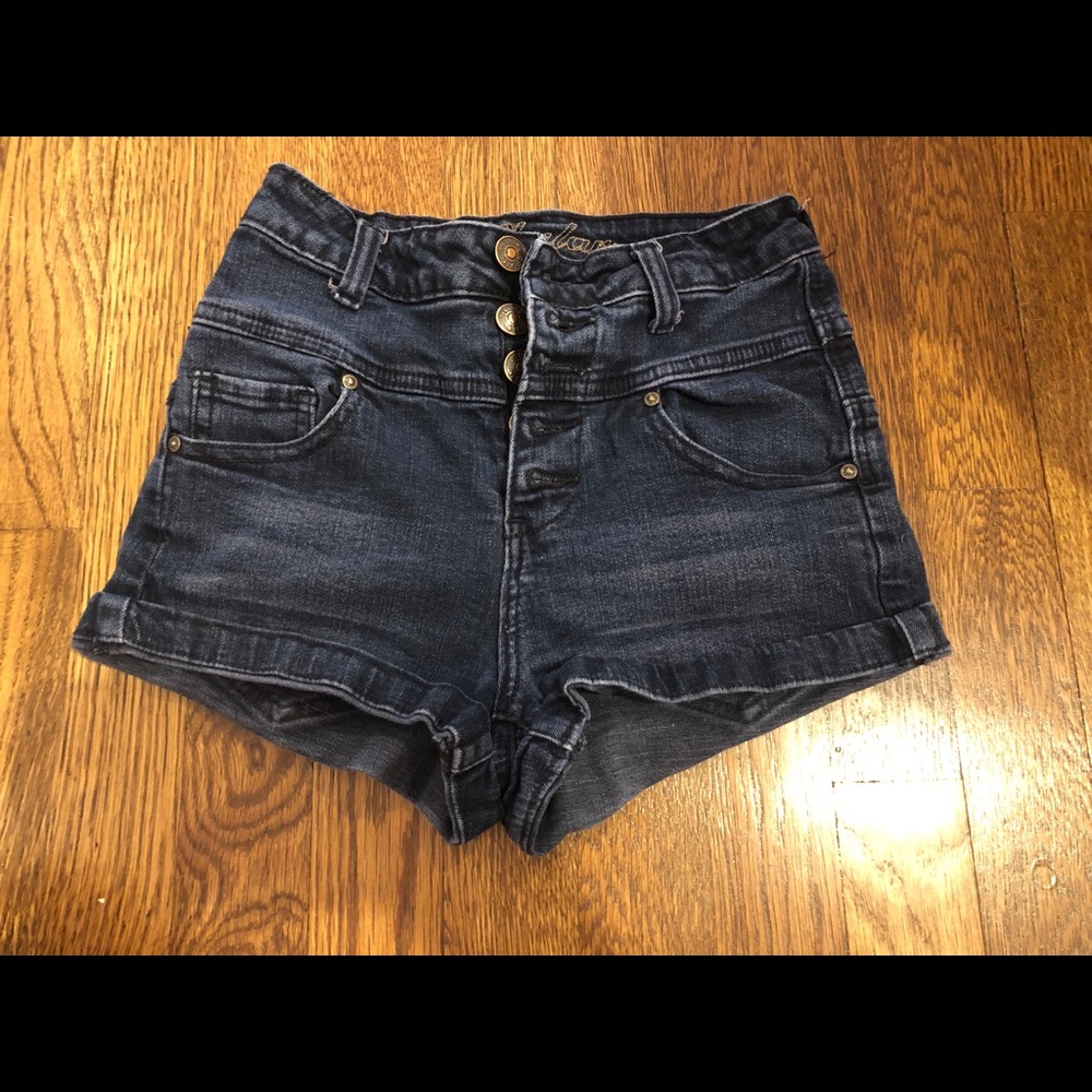 High waited denim shorts!